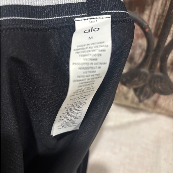 ALO Yoga Black Circle Skirt med - Picture 4 of 7